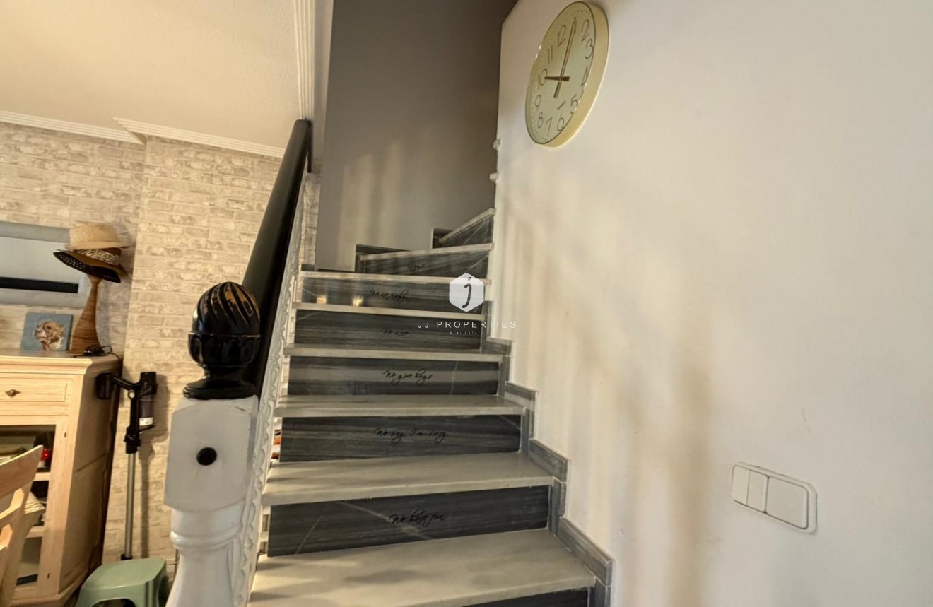 Z drugiej ręki - Szalet -
Orihuela Costa - Costa Blanca