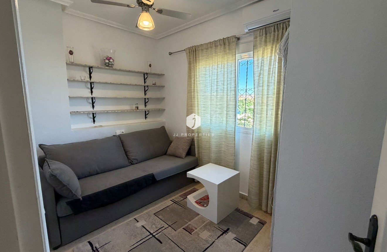 Z drugiej ręki - Szalet -
Orihuela Costa - Costa Blanca