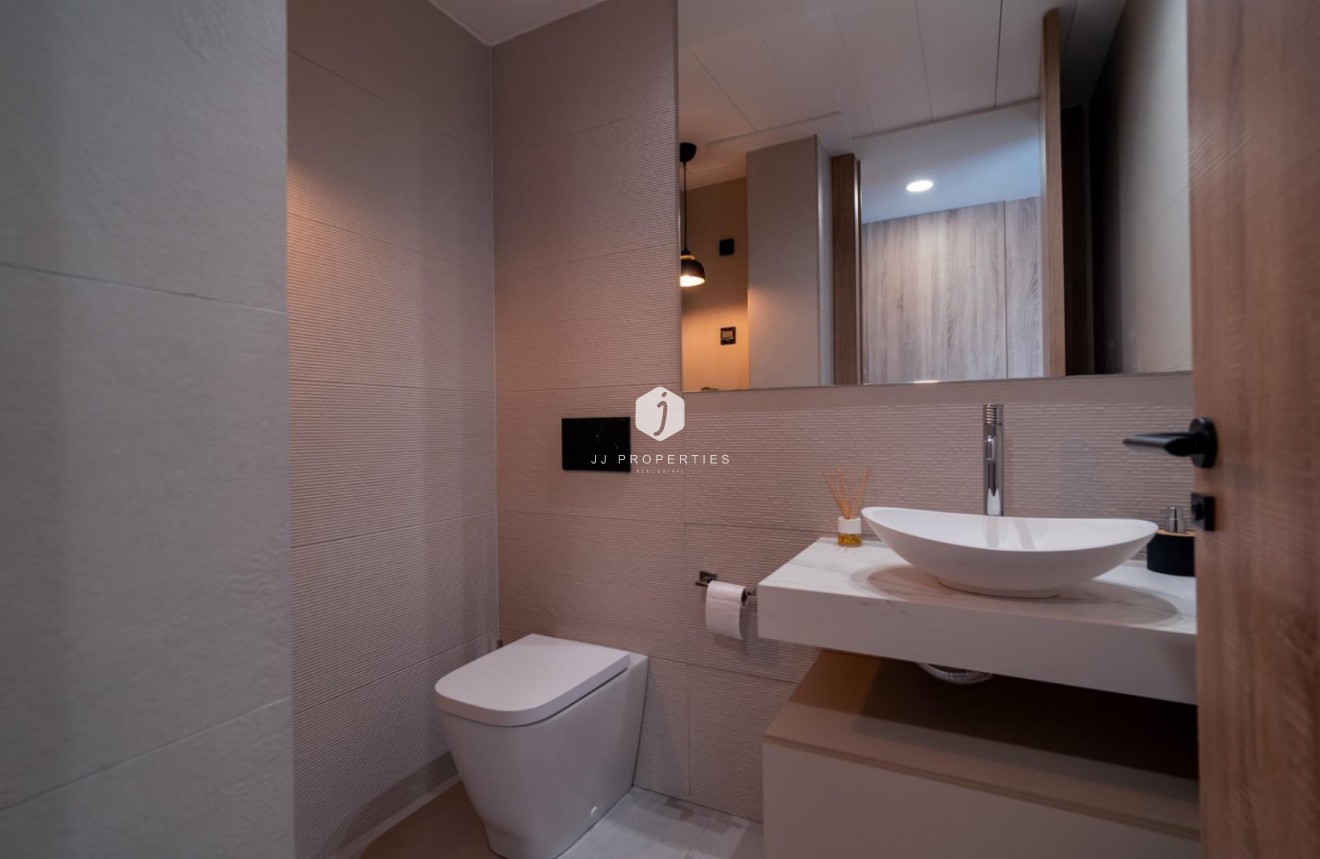 Z drugiej ręki - Villa -
Algorfa - Inland