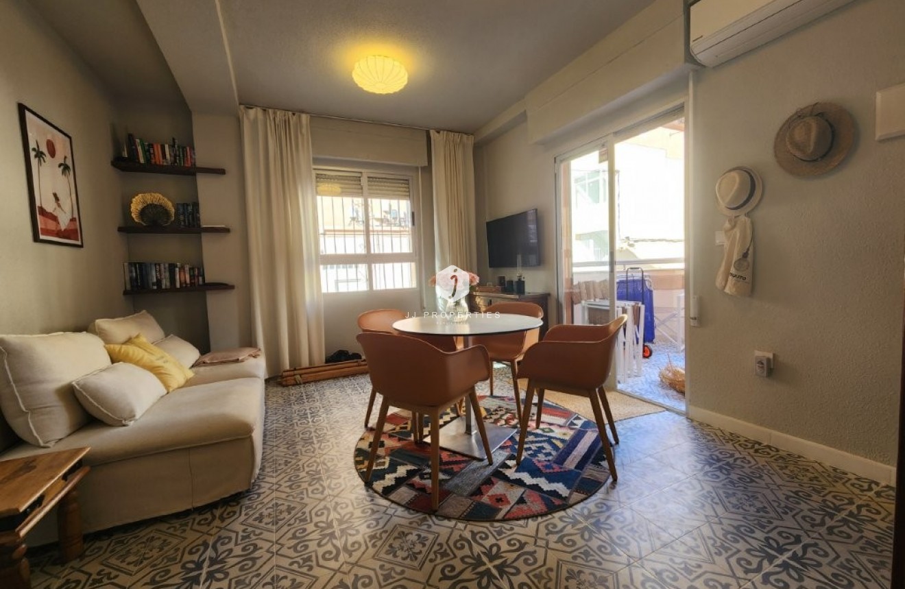 Z drugiej ręki - Mieszkanie w bloku -
La Mata - Costa Blanca