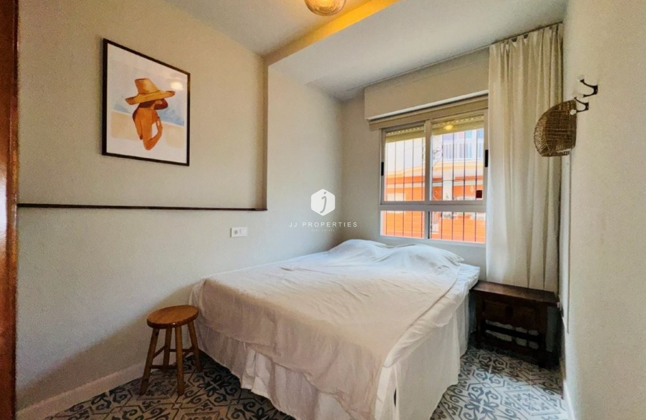 Z drugiej ręki - Mieszkanie w bloku -
La Mata - Costa Blanca