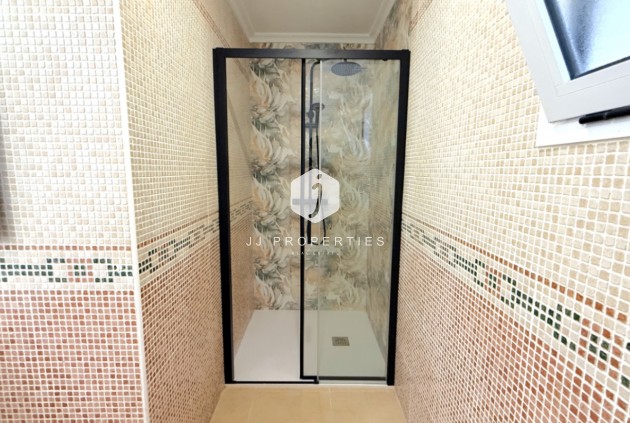 Z drugiej ręki - Mieszkanie w bloku -
Torrevieja - Costa Blanca