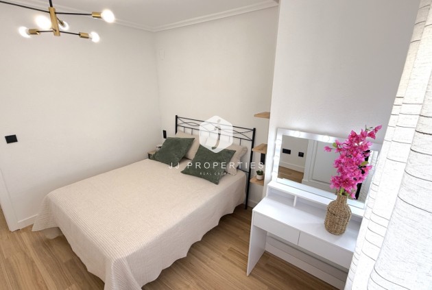 Z drugiej ręki - Mieszkanie w bloku -
Torrevieja - Costa Blanca