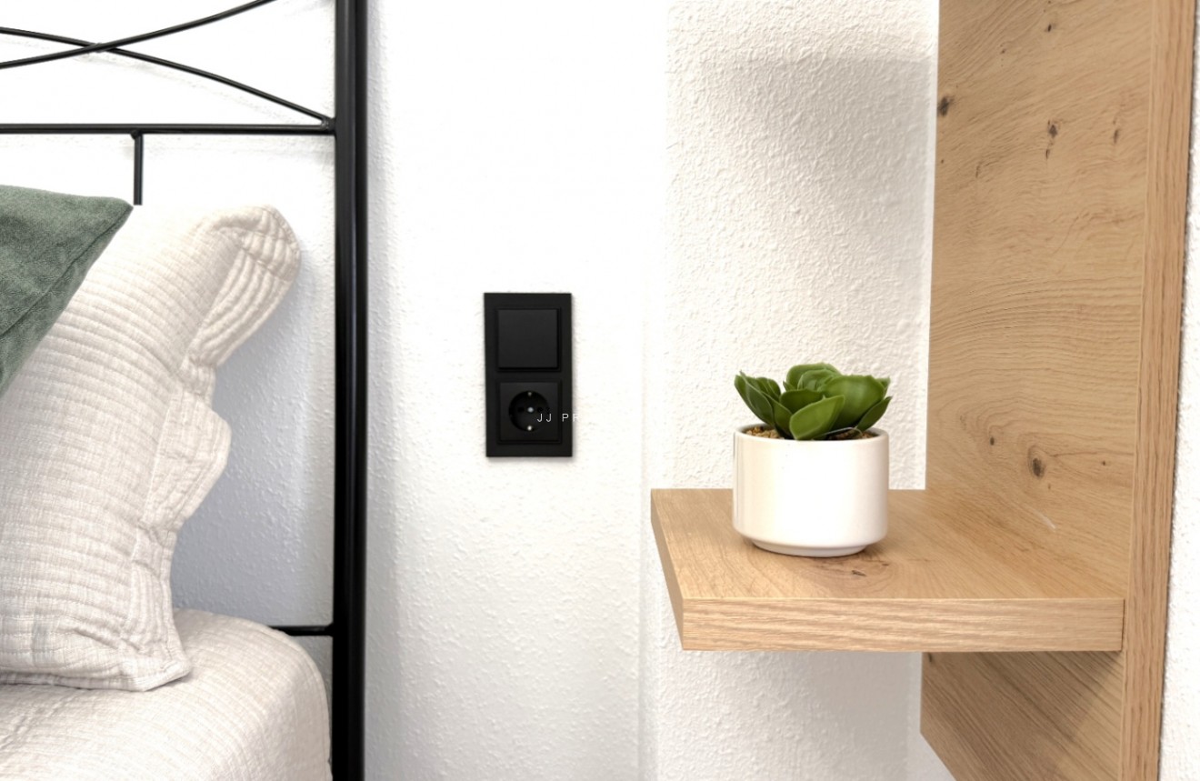 Z drugiej ręki - Mieszkanie w bloku -
Torrevieja - Costa Blanca