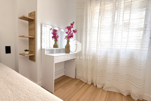 Z drugiej ręki - Mieszkanie w bloku -
Torrevieja - Costa Blanca