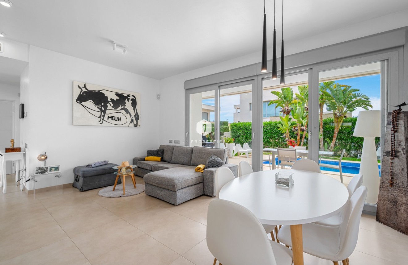 Z drugiej ręki - Villa -
Orihuela Costa - Costa Blanca