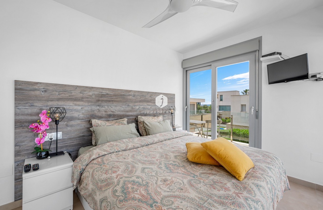 Z drugiej ręki - Villa -
Orihuela Costa - Costa Blanca