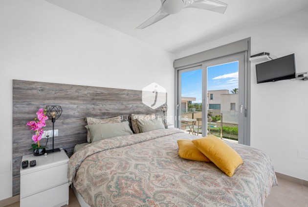 Z drugiej ręki - Villa -
Orihuela Costa - Costa Blanca