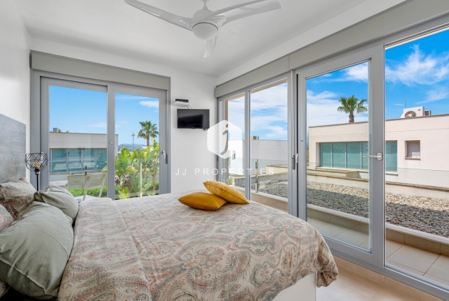 Z drugiej ręki - Villa -
Orihuela Costa - Costa Blanca