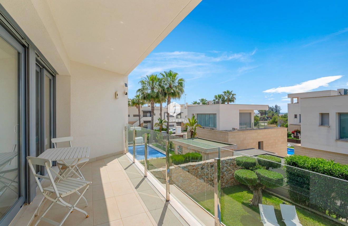 Z drugiej ręki - Villa -
Orihuela Costa - Costa Blanca