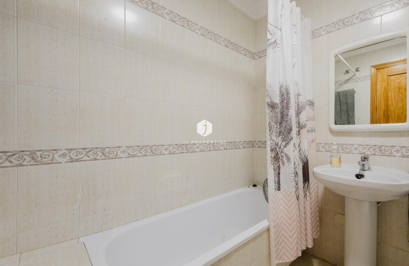 Z drugiej ręki - Bungalow -
Torrevieja - Costa Blanca