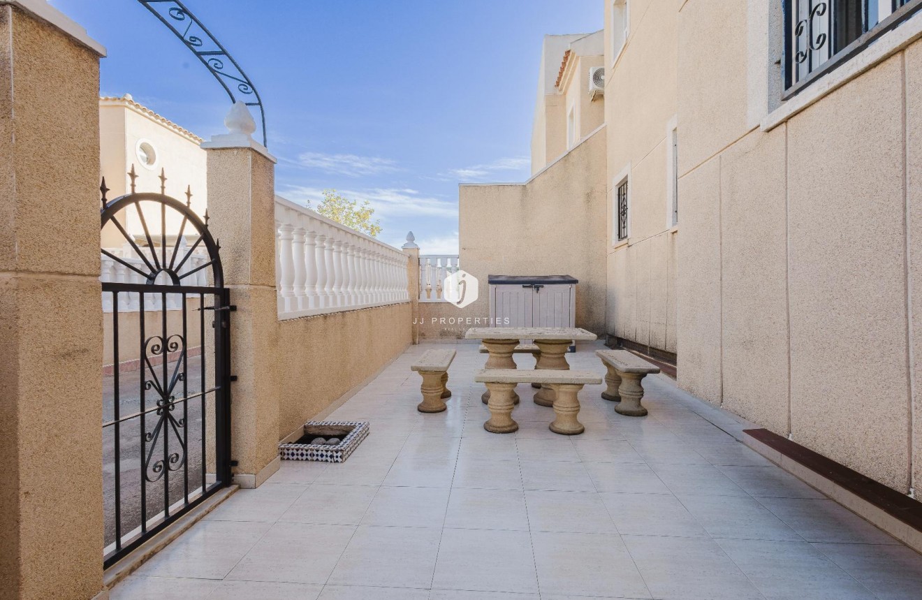 Z drugiej ręki - Bungalow -
Torrevieja - Costa Blanca