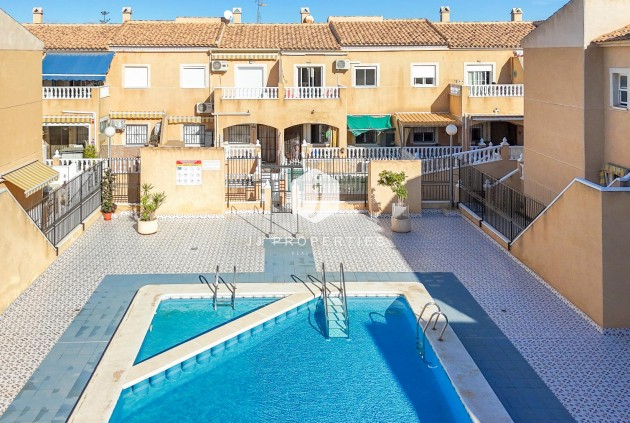 Z drugiej ręki - Bungalow -
Torrevieja - Costa Blanca