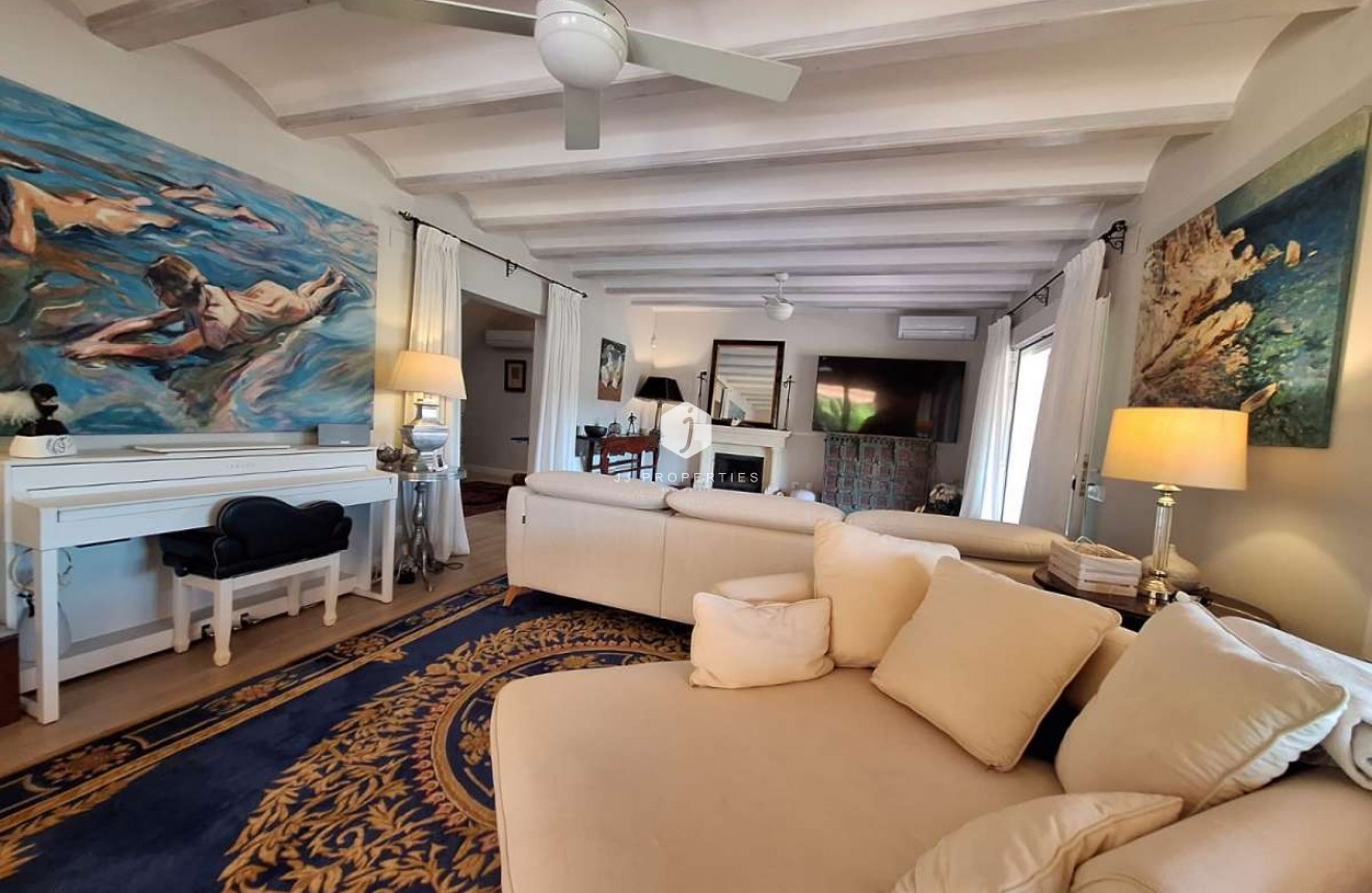 Z drugiej ręki - Villa -
Tosalet