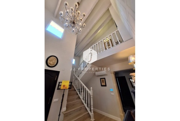 Z drugiej ręki - Villa -
Tosalet