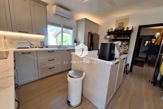 Z drugiej ręki - Villa -
Tosalet