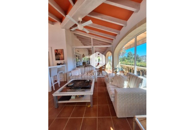 Z drugiej ręki - Villa -
Tosalet