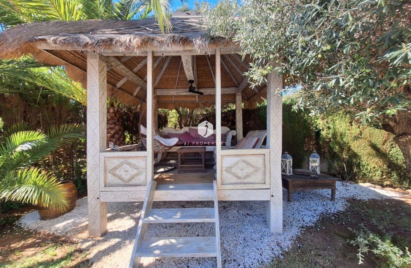 Z drugiej ręki - Villa -
Tosalet