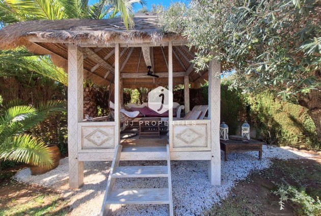 Z drugiej ręki - Villa -
Tosalet