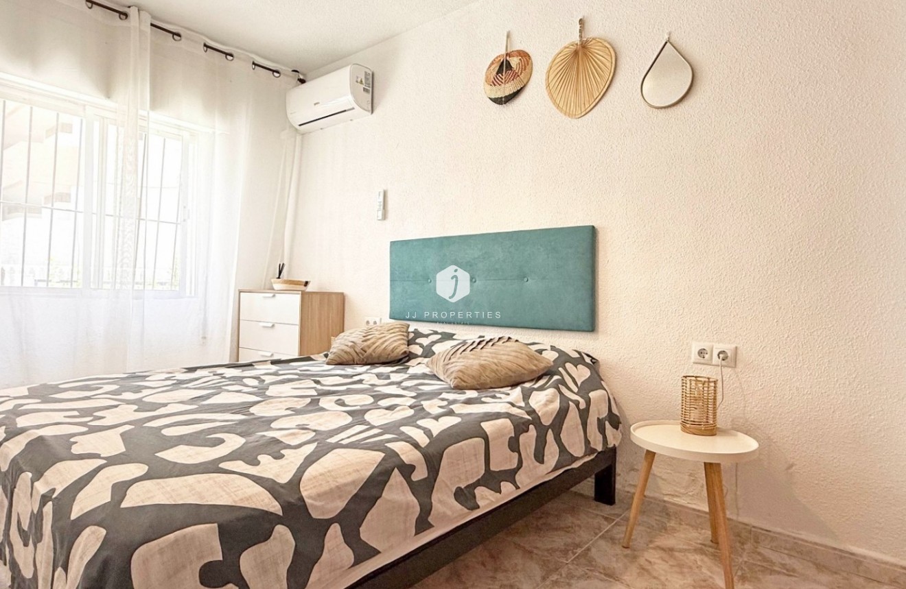 Z drugiej ręki - Mieszkanie w bloku -
Torrevieja - Costa Blanca