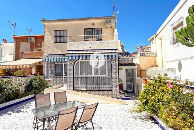 Z drugiej ręki - Mieszkanie w bloku -
Torrevieja - Costa Blanca