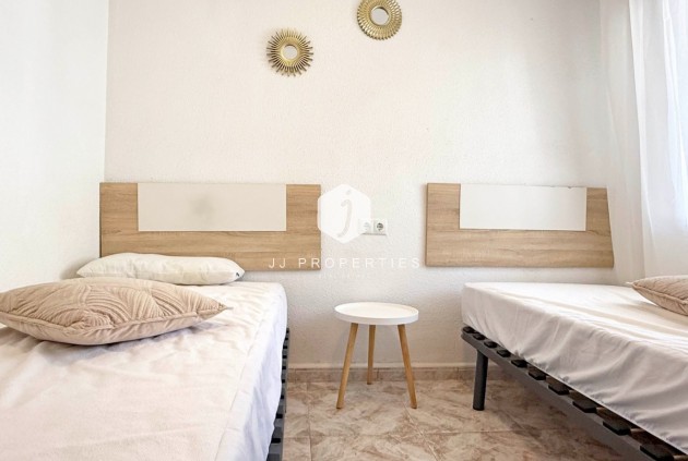 Z drugiej ręki - Mieszkanie w bloku -
Torrevieja - Costa Blanca