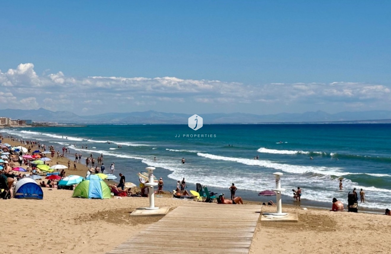 Z drugiej ręki - Mieszkanie w bloku -
Torrevieja - Costa Blanca