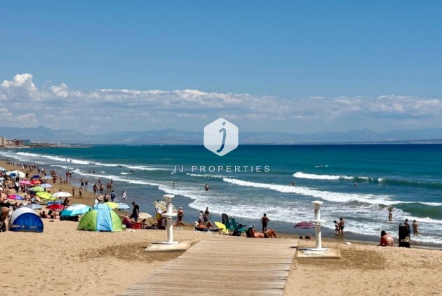 Z drugiej ręki - Mieszkanie w bloku -
Torrevieja - Costa Blanca