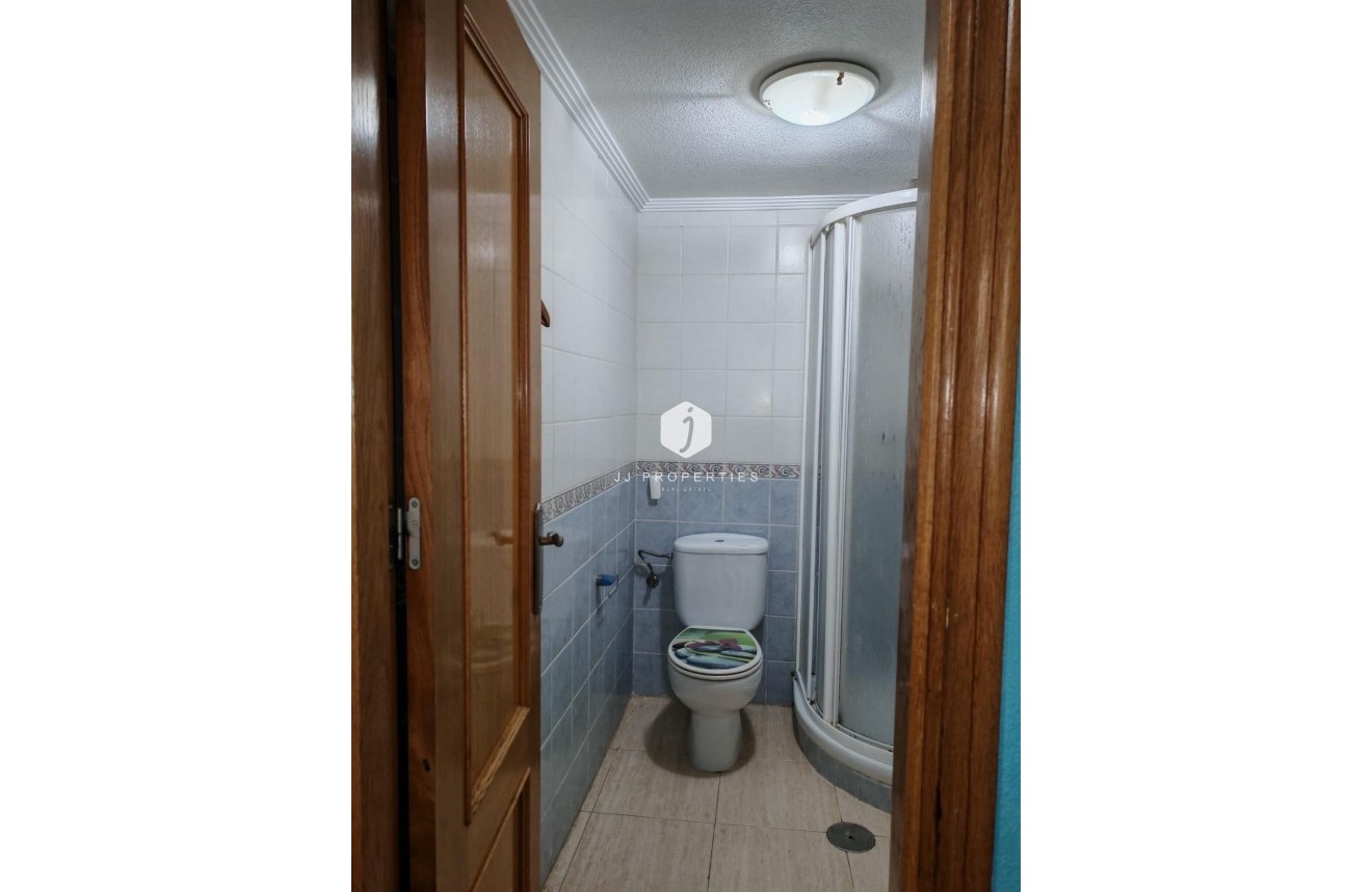 Z drugiej ręki - Mieszkanie w bloku -
Torrevieja - Centro