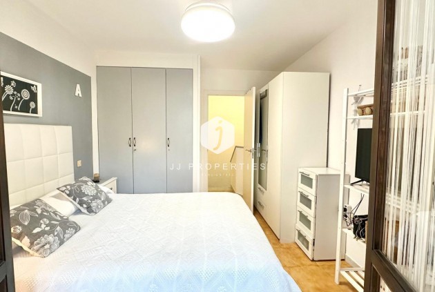 Z drugiej ręki - Mieszkanie w bloku -
Torrevieja - Estacion de autobuses