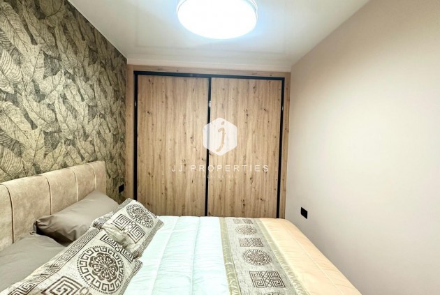 Z drugiej ręki - Mieszkanie w bloku -
Torrevieja - Centro