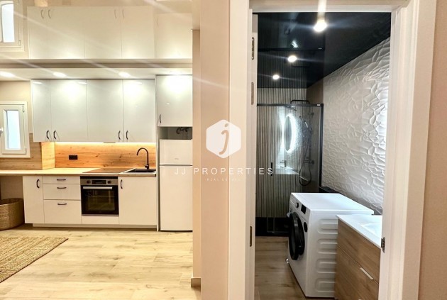 Z drugiej ręki - Mieszkanie w bloku -
Torrevieja - Centro