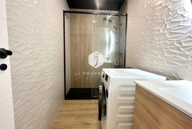 Z drugiej ręki - Mieszkanie w bloku -
Torrevieja - Centro