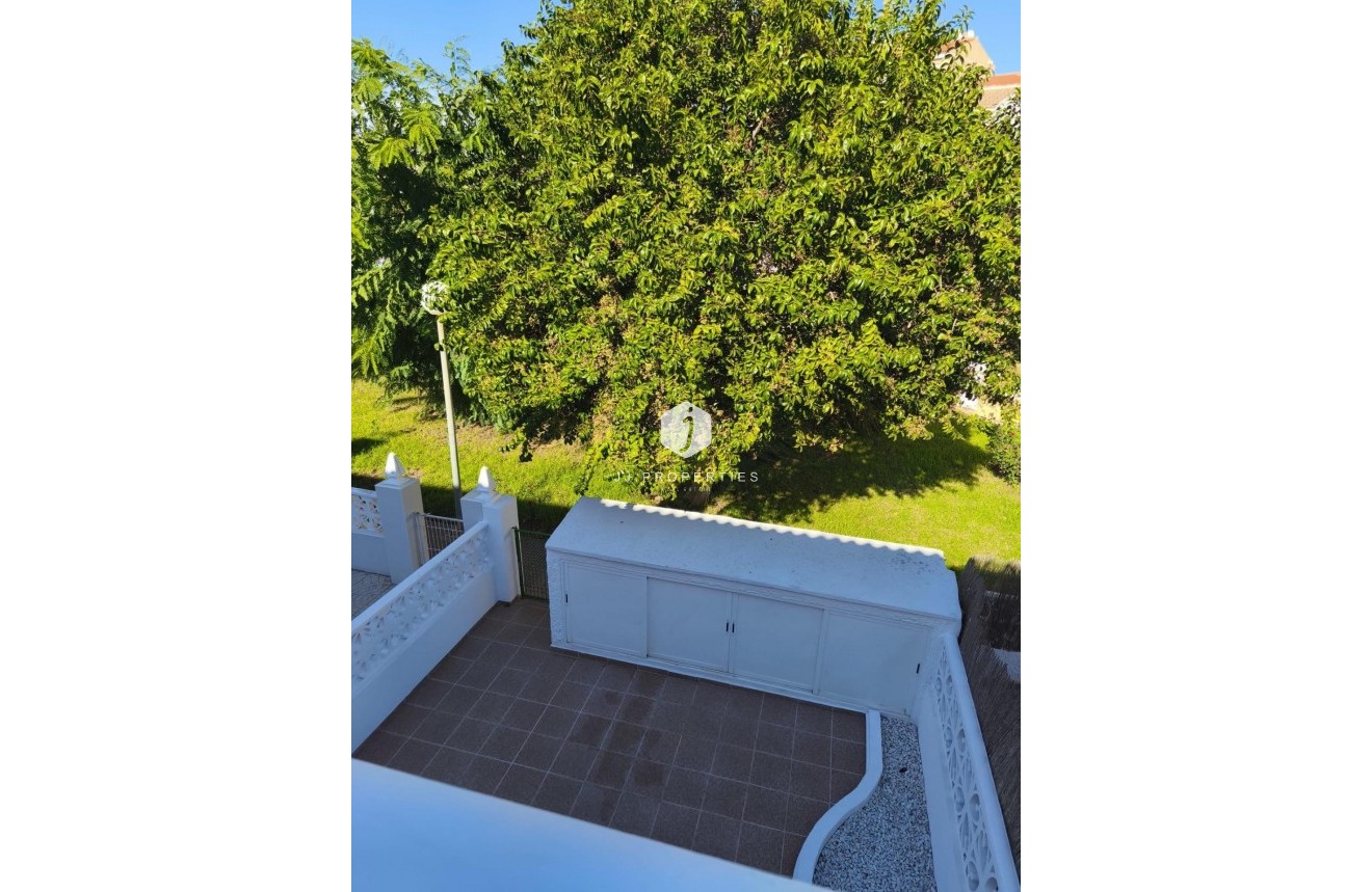 Z drugiej ręki - Szalet -
Torrevieja