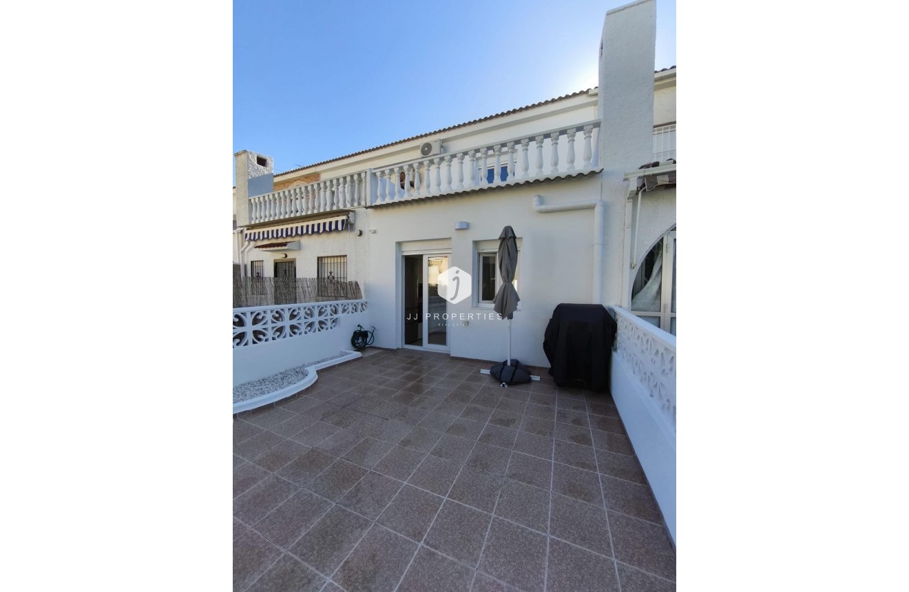 Z drugiej ręki - Szalet -
Torrevieja