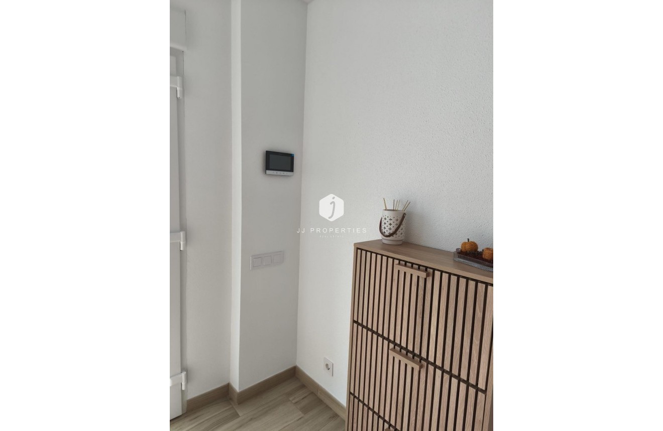 Z drugiej ręki - Szalet -
Torrevieja