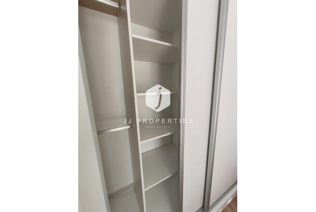 Z drugiej ręki - Szalet -
Torrevieja