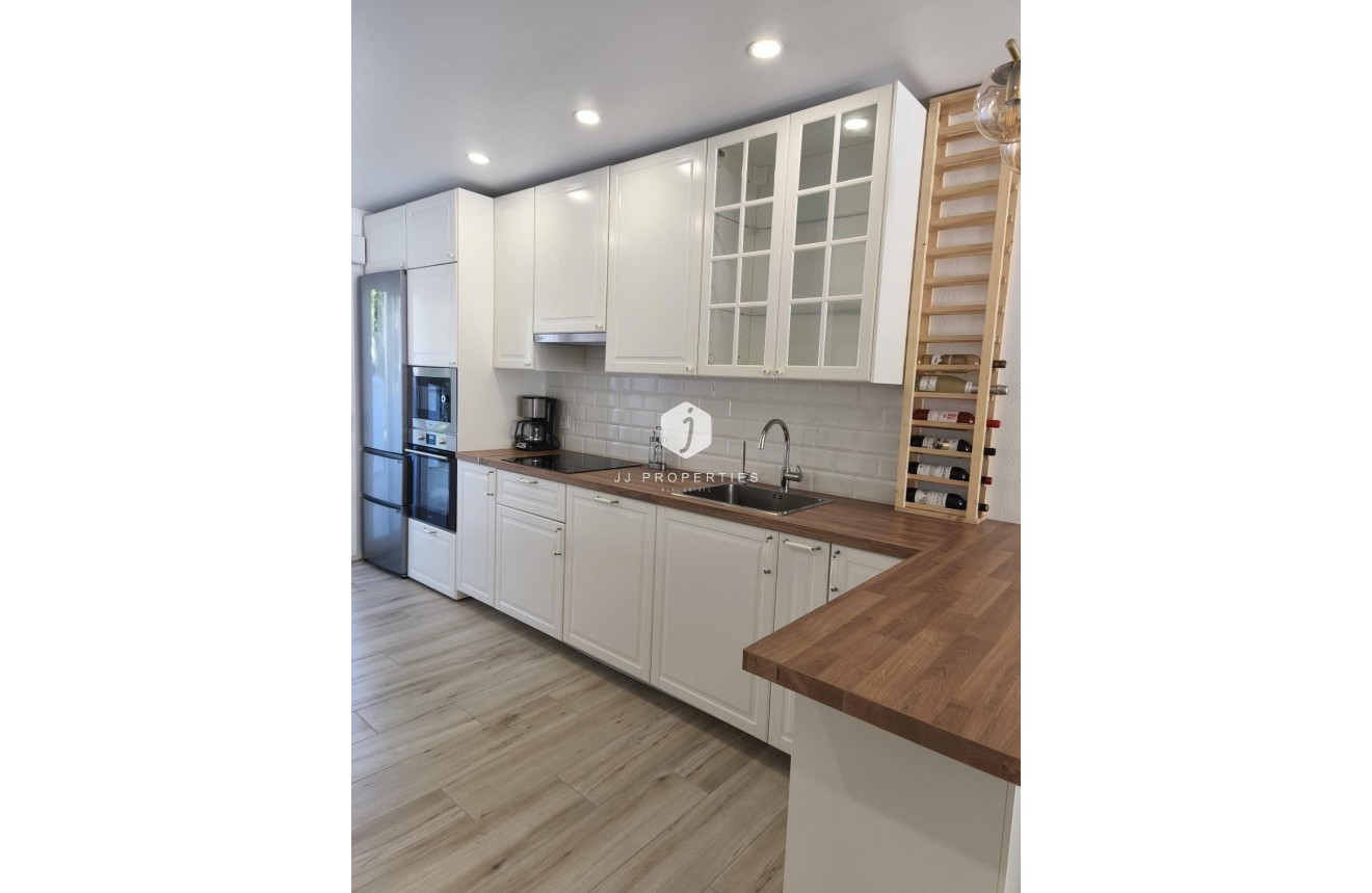 Z drugiej ręki - Szalet -
Torrevieja