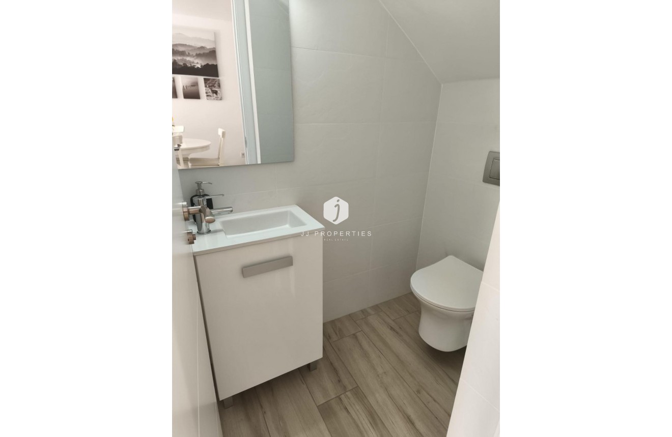 Z drugiej ręki - Szalet -
Torrevieja