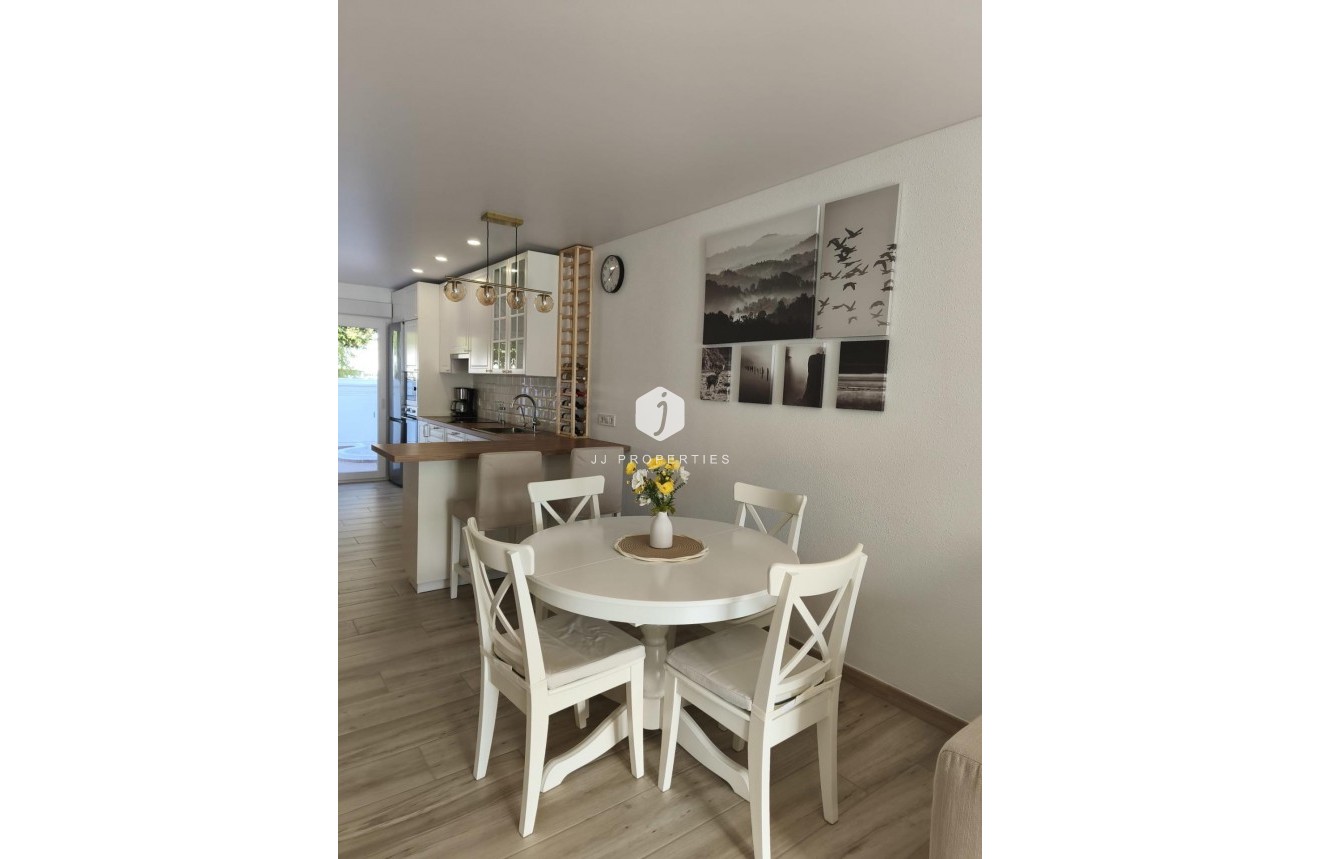 Z drugiej ręki - Szalet -
Torrevieja