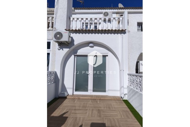 Z drugiej ręki - Szalet -
Torrevieja