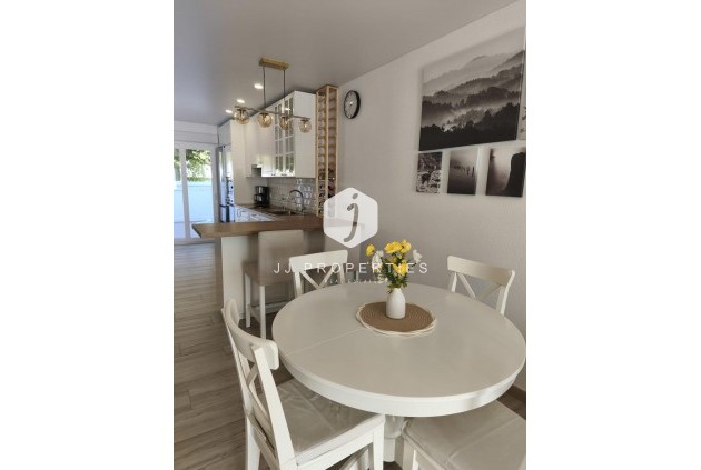 Z drugiej ręki - Szalet -
Torrevieja