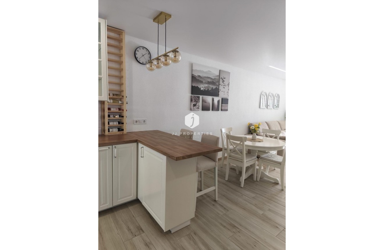 Z drugiej ręki - Szalet -
Torrevieja