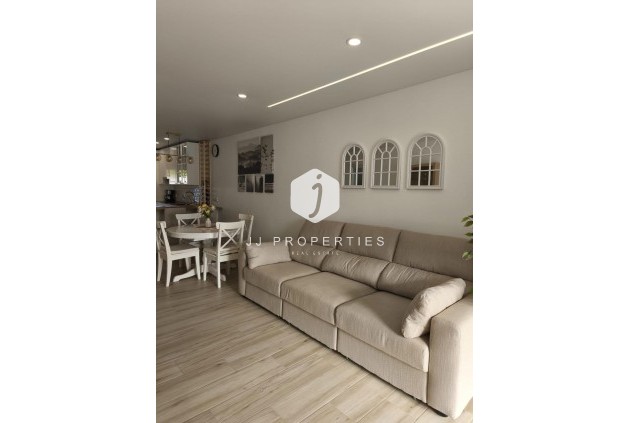 Z drugiej ręki - Szalet -
Torrevieja