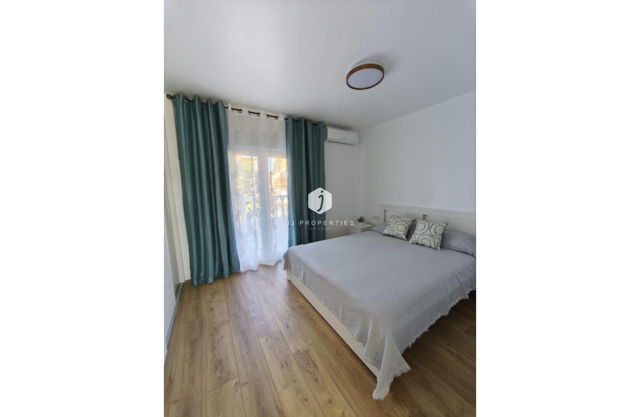 Z drugiej ręki - Szalet -
Torrevieja