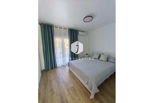 Z drugiej ręki - Szalet -
Torrevieja