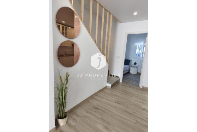 Z drugiej ręki - Szalet -
Torrevieja