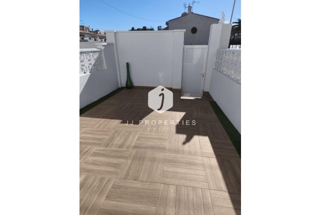 Z drugiej ręki - Szalet -
Torrevieja