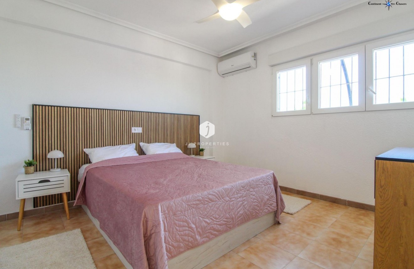 Z drugiej ręki - Daszek -
Torrevieja - Punta prima