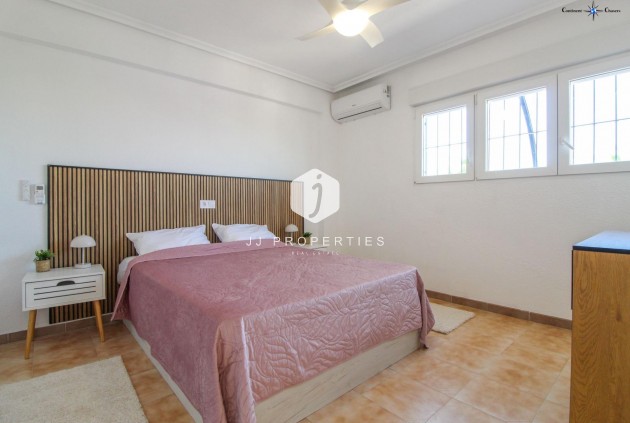 Z drugiej ręki - Daszek -
Torrevieja - Punta prima